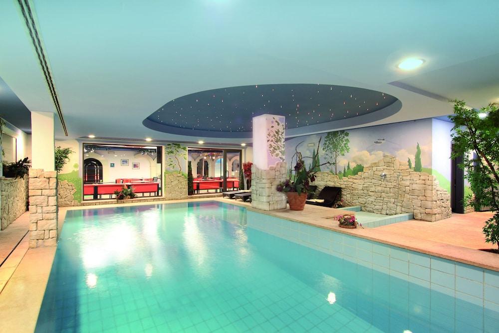 Rubino Deluxe Hotel 4*