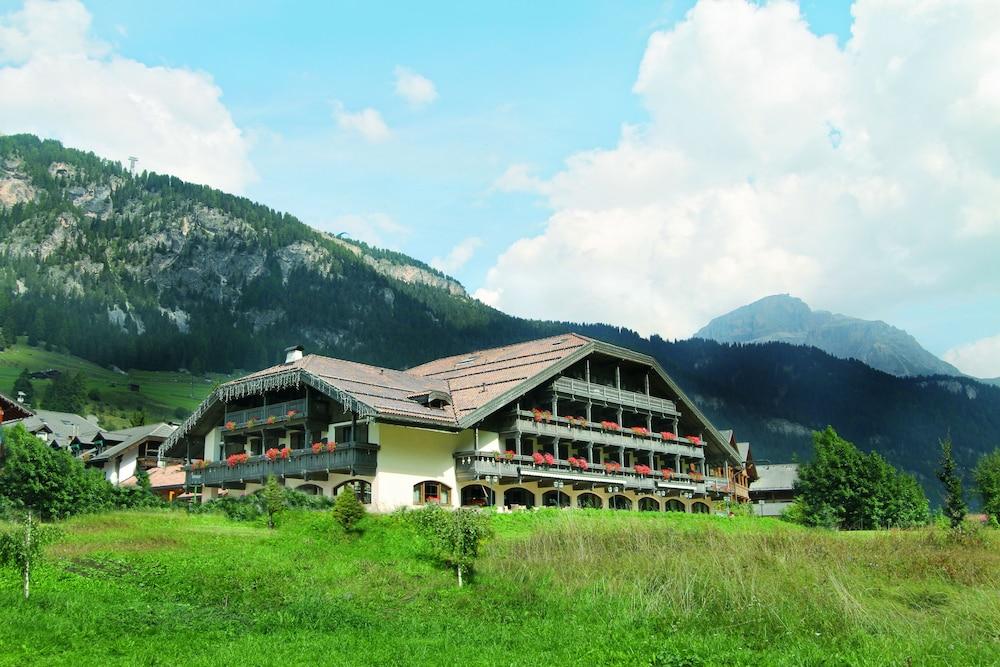 Rubino Deluxe Hotel