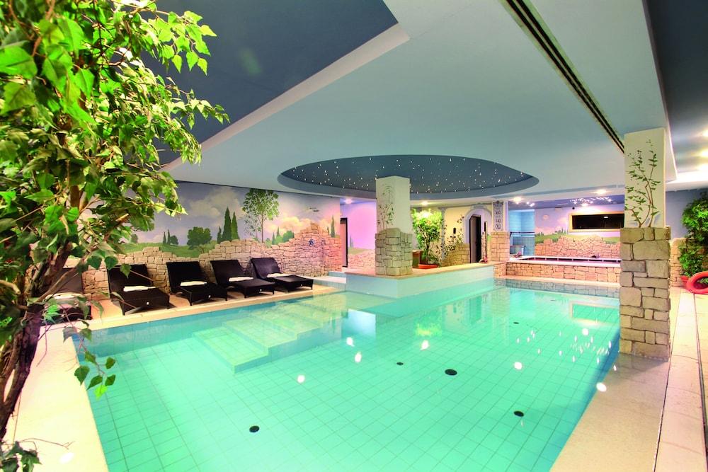 Rubino Deluxe Hotel